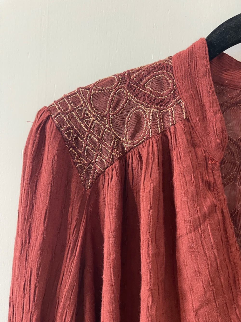 Free People Women's Canyon Rose Metallic Embroidered Hi Low Blouse XS - Picture 3 of 9